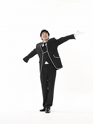 포토 JPG 스튜디오촬영 전신 모델 남자 포즈 신랑 결혼 실내 표정 한명 누끼 사람 동양인 정장 턱시도 20대 성인 세로 한국인 남자만 남자한명만 성인남자만 청년만 청년남자만 청년남자한명만 성인한명만 성인남자한명만 성인만 국내포토 1 옷 인종 이벤트 청년 내부 파일형식