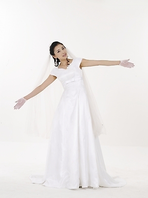 포토 JPG 스튜디오촬영 전신 모델 여자 웨딩드레스 포즈 결혼 실내 표정 한명 누끼 사람 동양인 20대 성인 세로 뷰티 한국인 흰색 여자만 여자한명만 성인여자만 청년만 청년여자만 성인한명만 청년여자한명만 성인여자한명만 성인만 국내포토 1 드레스 컬러 인종 이벤트 청년 내부 파일형식