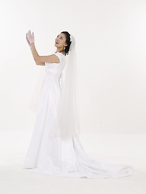 포토 JPG 스튜디오촬영 전신 모델 여자 웨딩드레스 포즈 결혼 실내 표정 한명 누끼 사람 동양인 20대 성인 세로 뷰티 한국인 흰색 여자만 여자한명만 성인여자만 청년만 청년여자만 성인한명만 청년여자한명만 성인여자한명만 성인만 국내포토 1 드레스 컬러 인종 이벤트 청년 내부 파일형식