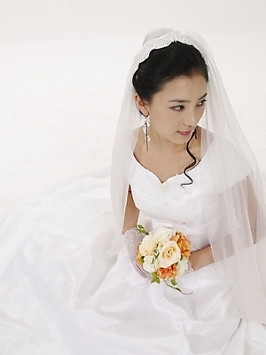 포토 JPG 스튜디오촬영 모델 여자 부케 웨딩드레스 포즈 결혼 실내 표정 한명 누끼 사람 동양인 상반신 20대 성인 세로 뷰티 한국인 흰색 여자만 여자한명만 성인여자만 청년만 청년여자만 성인한명만 청년여자한명만 성인여자한명만 성인만 국내포토 1 드레스 컬러 꽃다발 인종 이벤트 청년 내부 파일형식