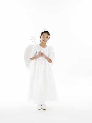 포토 JPG 스튜디오촬영 전신 드레스 여자 초등학생 어린이 포즈 날개 실내 표정 한명 누끼 사람 동양인 소녀 세로 한국인 생일파티 마술봉 매직봉 여자만 여자한명만 어린이만 소녀만 소녀한명만 국내포토 1 학생 옷 인종 내부 생일 마술도구 파일형식