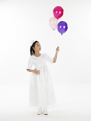 포토 JPG 스튜디오촬영 전신 드레스 여자 초등학생 어린이 포즈 실내 표정 한명 누끼 사람 동양인 소녀 이벤트 빨간색 세로 파란색 한국인 흰색 풍선 여자만 여자한명만 어린이만 소녀만 소녀한명만 국내포토 1 학생 옷 컬러 인종 내부 파일형식