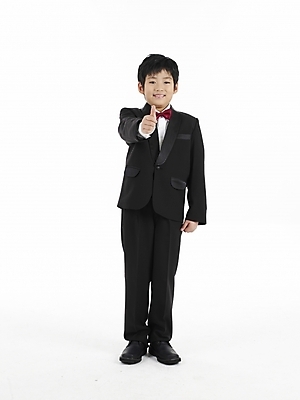 포토 JPG 스튜디오촬영 전신 남자 초등학생 어린이 포즈 나비넥타이 실내 표정 한명 누끼 사람 동양인 정장 소년 세로 한국인 따봉 남자만 남자한명만 어린이만 소년만 소년한명만 국내포토 1 학생 옷 넥타이 인종 내부 최고 파일형식
