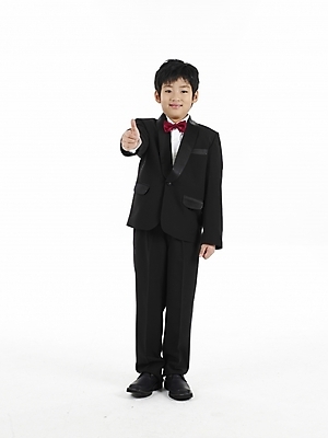 포토 JPG 스튜디오촬영 전신 남자 초등학생 어린이 포즈 나비넥타이 실내 표정 한명 누끼 사람 동양인 정장 소년 세로 한국인 따봉 남자만 남자한명만 어린이만 소년만 소년한명만 국내포토 1 학생 옷 넥타이 인종 내부 최고 파일형식