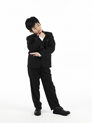 포토 JPG 스튜디오촬영 전신 남자 초등학생 어린이 포즈 생각 나비넥타이 실내 표정 한명 누끼 사람 동양인 정장 소년 세로 턱괴기 한국인 남자만 남자한명만 어린이만 소년만 소년한명만 국내포토 1 학생 옷 모션 넥타이 인종 내부 파일형식