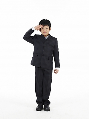 포토 JPG 스튜디오촬영 전신 남자 초등학생 어린이 포즈 넥타이 실내 표정 한명 누끼 사람 동양인 정장 소년 세로 한국인 경례 남자만 남자한명만 어린이만 소년만 소년한명만 국내포토 1 학생 잡화 옷 인종 내부 인사 파일형식