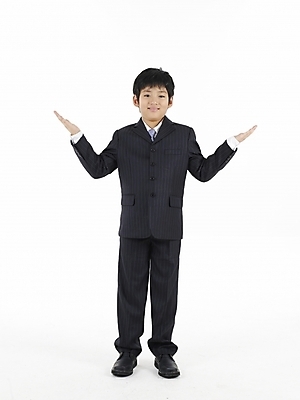 포토 JPG 스튜디오촬영 전신 남자 초등학생 어린이 포즈 넥타이 실내 표정 한명 누끼 사람 동양인 정장 소년 세로 한국인 남자만 남자한명만 어린이만 소년만 소년한명만 국내포토 1 학생 잡화 옷 인종 내부 파일형식