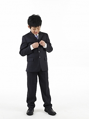 포토 JPG 스튜디오촬영 전신 남자 초등학생 어린이 포즈 넥타이 실내 표정 한명 누끼 사람 동양인 정장 소년 세로 한국인 남자만 남자한명만 어린이만 소년만 소년한명만 국내포토 1 학생 잡화 옷 인종 내부 파일형식