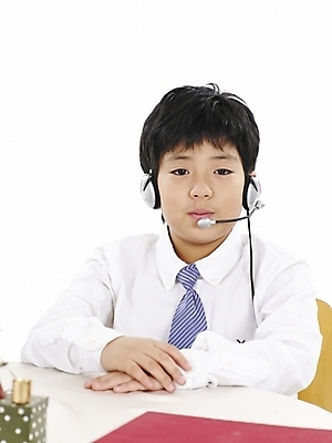 포토 JPG 스튜디오촬영 남자 초등학생 어린이 포즈 와이셔츠 비즈니스 넥타이 실내 표정 한명 사람 동양인 소년 상반신 세로 헤드셋 한국인 업무 작업실 남자만 남자한명만 어린이만 소년만 소년한명만 국내포토 1 학생 잡화 음향기기 셔츠 인종 내부 헤드폰 작업 파일형식