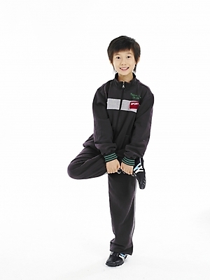 포토 JPG 스튜디오촬영 전신 남자 초등학생 어린이 포즈 실내 표정 한명 누끼 사람 동양인 소년 세로 운동복 검은색 한국인 닭싸움 남자만 남자한명만 어린이만 소년만 소년한명만 국내포토 1 학생 옷 컬러 인종 내부 싸움 파일형식