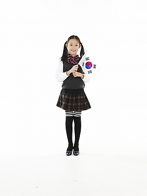 포토 JPG 스튜디오촬영 전신 여자 초등학생 어린이 포즈 실내 표정 한명 미소 웃음 누끼 사람 동양인 소녀 세로 한국인 깃발 태극기 여자만 여자한명만 어린이만 소녀만 소녀한명만 국내포토 1 학생 인종 내부 국기 파일형식