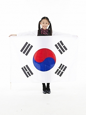 포토 JPG 스튜디오촬영 전신 여자 초등학생 어린이 포즈 실내 표정 한명 누끼 사람 동양인 소녀 세로 한국인 태극기 여자만 여자한명만 어린이만 소녀만 소녀한명만 국내포토 1 학생 인종 내부 국기 파일형식