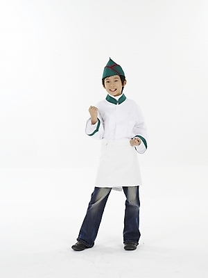 포토 JPG 스튜디오촬영 전신 모자 남자 초등학생 어린이 포즈 실내 표정 한명 미소 웃음 누끼 사람 동양인 손짓 소년 세로 요리사 파이팅 주먹 한국인 남자만 남자한명만 어린이만 소년만 소년한명만 국내포토 직업 1 학생 잡화 모션 인종 내부 파일형식