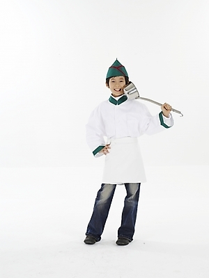 포토 JPG 스튜디오촬영 전신 모자 남자 초등학생 어린이 포즈 실내 표정 한명 누끼 사람 동양인 소년 상반신 세로 초록색 요리사 한국인 흰색 국자 남자만 남자한명만 어린이만 소년만 소년한명만 국내포토 직업 1 학생 잡화 컬러 주방용품 인종 내부 파일형식