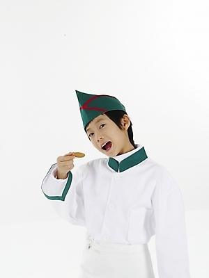 포토 JPG 스튜디오촬영 모자 남자 초등학생 어린이 포즈 실내 표정 한명 미소 웃음 누끼 사람 동양인 소년 세로 초록색 쿠키 과자 요리사 한국인 흰색 먹기 남자만 남자한명만 어린이만 소년만 소년한명만 국내포토 직업 1 학생 잡화 컬러 모션 디저트 인종 내부 파일형식