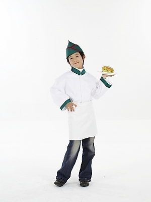 포토 JPG 스튜디오촬영 전신 모자 남자 초등학생 어린이 음식 빵 포즈 실내 샌드위치 표정 한명 미소 웃음 누끼 사람 동양인 소년 상반신 세로 초록색 요리사 한국인 흰색 남자만 남자한명만 어린이만 소년만 소년한명만 국내포토 직업 1 학생 잡화 컬러 인종 내부 파일형식