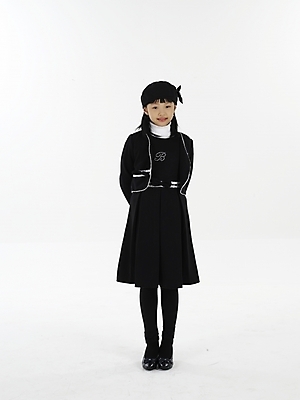 포토 JPG 스튜디오촬영 전신 여자 초등학생 어린이 포즈 실내 표정 한명 누끼 사람 동양인 소녀 세로 한국인 여자만 여자한명만 어린이만 소녀만 소녀한명만 국내포토 1 학생 인종 내부 파일형식