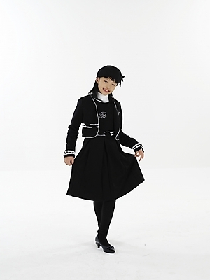 포토 JPG 스튜디오촬영 전신 여자 초등학생 어린이 포즈 실내 표정 한명 누끼 사람 동양인 소녀 세로 한국인 여자만 여자한명만 어린이만 소녀만 소녀한명만 국내포토 1 학생 인종 내부 파일형식