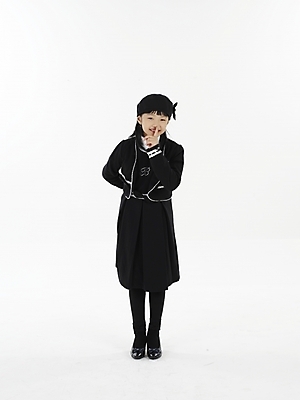 포토 JPG 스튜디오촬영 전신 여자 초등학생 어린이 포즈 실내 표정 한명 누끼 사람 동양인 소녀 세로 한국인 여자만 여자한명만 어린이만 소녀만 소녀한명만 국내포토 1 학생 인종 내부 파일형식