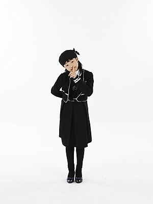 포토 JPG 스튜디오촬영 전신 여자 초등학생 어린이 포즈 실내 표정 한명 미소 웃음 누끼 사람 동양인 손짓 소녀 세로 한국인 쉿 여자만 여자한명만 어린이만 소녀만 소녀한명만 국내포토 1 학생 모션 인종 내부 조용 파일형식