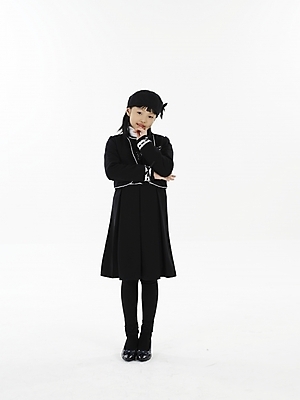 포토 JPG 스튜디오촬영 전신 여자 초등학생 어린이 포즈 실내 표정 한명 누끼 사람 동양인 소녀 세로 한국인 고민 여자만 여자한명만 어린이만 소녀만 소녀한명만 국내포토 1 학생 감정 인종 내부 파일형식