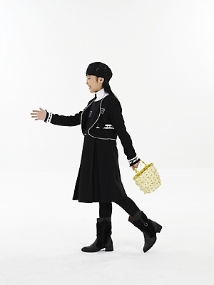 포토 JPG 스튜디오촬영 전신 모자 여자 초등학생 어린이 포즈 가방 실내 표정 한명 누끼 사람 동양인 소녀 세로 한국인 핸드백 여자만 여자한명만 어린이만 소녀만 소녀한명만 국내포토 1 학생 잡화 인종 내부 파일형식