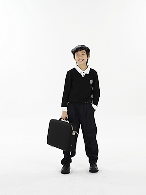 포토 JPG 스튜디오촬영 전신 모자 남자 초등학생 어린이 포즈 가방 실내 표정 한명 누끼 사람 동양인 소년 세로 한국인 남자만 남자한명만 어린이만 소년만 소년한명만 국내포토 1 학생 잡화 인종 내부 파일형식