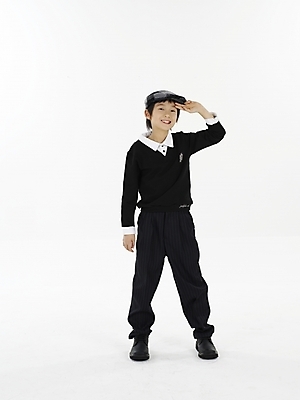 포토 JPG 스튜디오촬영 전신 모자 남자 초등학생 어린이 포즈 실내 표정 한명 누끼 사람 동양인 소년 세로 한국인 남자만 남자한명만 어린이만 소년만 소년한명만 국내포토 1 학생 잡화 인종 내부 파일형식