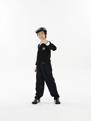 포토 JPG 스튜디오촬영 전신 모자 남자 초등학생 어린이 포즈 실내 표정 한명 누끼 사람 동양인 소년 세로 한국인 남자만 남자한명만 어린이만 소년만 소년한명만 국내포토 1 학생 잡화 인종 내부 파일형식