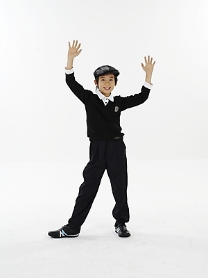 포토 JPG 스튜디오촬영 전신 모자 남자 초등학생 어린이 포즈 실내 표정 한명 누끼 사람 동양인 소년 세로 한국인 남자만 남자한명만 어린이만 소년만 소년한명만 국내포토 1 학생 잡화 인종 내부 파일형식