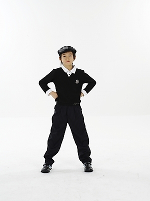 포토 JPG 스튜디오촬영 전신 모자 남자 초등학생 어린이 포즈 실내 표정 한명 누끼 사람 동양인 소년 세로 한국인 남자만 남자한명만 어린이만 소년만 소년한명만 국내포토 1 학생 잡화 인종 내부 파일형식