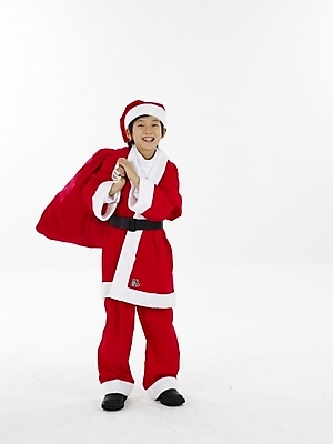 포토 JPG 스튜디오촬영 전신 남자 초등학생 어린이 포즈 크리스마스 산타모자 산타옷 실내 표정 선물 한명 미소 웃음 누끼 사람 동양인 이벤트 소년 빨간색 세로 산타클로스 한국인 흰색 보따리 남자만 남자한명만 어린이만 소년만 소년한명만 국내포토 모자_잡화 1 학생 옷 기념일 컬러 인종 내부 파일형식