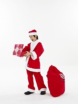 포토 JPG 스튜디오촬영 전신 남자 초등학생 어린이 포즈 크리스마스 산타모자 산타옷 실내 표정 선물 한명 누끼 사람 동양인 소년 빨간색 세로 산타클로스 한국인 흰색 보따리 남자만 남자한명만 어린이만 소년만 소년한명만 국내포토 모자_잡화 1 학생 옷 기념일 컬러 인종 내부 파일형식