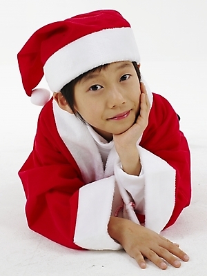 포토 JPG 스튜디오촬영 전신 남자 초등학생 어린이 포즈 크리스마스 산타옷 실내 표정 한명 누끼 사람 동양인 소년 빨간색 세로 산타클로스 한국인 흰색 남자만 남자한명만 어린이만 소년만 소년한명만 국내포토 1 학생 옷 기념일 컬러 인종 내부 파일형식