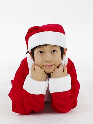 포토 JPG 스튜디오촬영 전신 남자 초등학생 어린이 포즈 크리스마스 산타옷 실내 표정 한명 누끼 사람 동양인 소년 빨간색 세로 산타클로스 한국인 흰색 남자만 남자한명만 어린이만 소년만 소년한명만 국내포토 1 학생 옷 기념일 컬러 인종 내부 파일형식