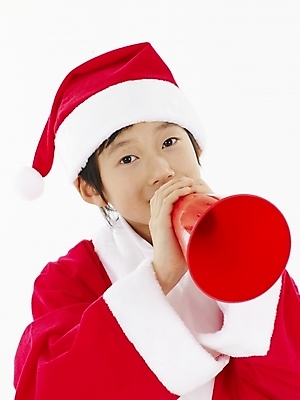 포토 JPG 스튜디오촬영 남자 초등학생 어린이 포즈 크리스마스 산타옷 안내 실내 표정 한명 사람 동양인 소년 상반신 빨간색 세로 산타클로스 확성기 한국인 흰색 알림 남자만 남자한명만 어린이만 소년만 소년한명만 국내포토 1 학생 옷 기념일 컬러 인종 내부 파일형식