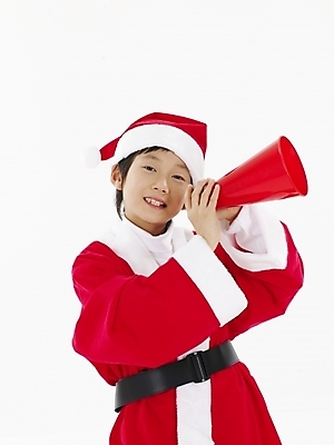 포토 JPG 스튜디오촬영 남자 초등학생 어린이 포즈 크리스마스 산타옷 안내 실내 표정 한명 누끼 사람 동양인 소년 상반신 빨간색 세로 산타클로스 확성기 한국인 흰색 알림 남자만 남자한명만 어린이만 소년만 소년한명만 국내포토 1 학생 옷 기념일 컬러 인종 내부 파일형식