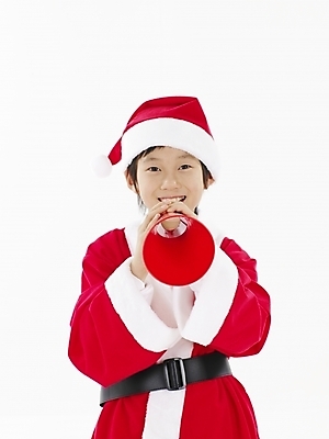 포토 JPG 스튜디오촬영 남자 초등학생 어린이 포즈 크리스마스 산타옷 안내 실내 표정 한명 누끼 사람 동양인 소년 상반신 빨간색 세로 산타클로스 확성기 한국인 흰색 알림 남자만 남자한명만 어린이만 소년만 소년한명만 국내포토 1 학생 옷 기념일 컬러 인종 내부 파일형식