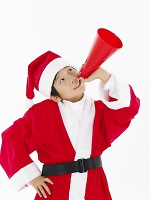 포토 JPG 스튜디오촬영 남자 초등학생 어린이 포즈 크리스마스 산타옷 안내 실내 표정 한명 누끼 사람 동양인 소년 상반신 빨간색 세로 산타클로스 확성기 한국인 흰색 알림 남자만 남자한명만 어린이만 소년만 소년한명만 국내포토 1 학생 옷 기념일 컬러 인종 내부 파일형식