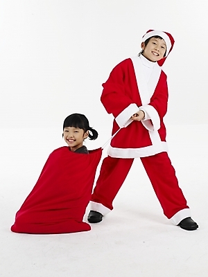 포토 JPG 스튜디오촬영 전신 여자 남자 초등학생 어린이 포즈 크리스마스 산타옷 실내 표정 선물 미소 누끼 사람 동양인 소녀 소년 두명 빨간색 세로 산타클로스 한국인 흰색 보따리 어린이만 국내포토 학생 옷 기념일 컬러 인종 내부 파일형식