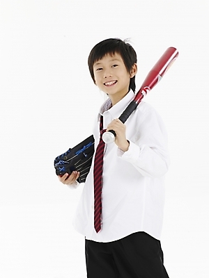 포토 JPG 스튜디오촬영 남자 초등학생 어린이 포즈 와이셔츠 넥타이 실내 표정 한명 미소 웃음 누끼 사람 동양인 소년 상반신 세로 운동 한국인 야구방망이 방망이 글러브 야구글러브 남자만 남자한명만 어린이만 소년만 소년한명만 국내포토 1 학생 잡화 스포츠용품 장갑 셔츠 건강 인종 내부 야구용품 파일형식