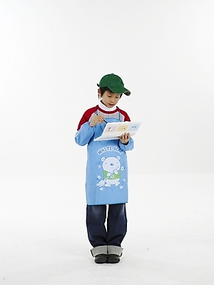 포토 JPG 스튜디오촬영 전신 모자 남자 초등학생 어린이 포즈 실내 표정 한명 누끼 사람 동양인 소년 세로 앞치마 미술도구 한국인 붓 팔레트 남자만 남자한명만 어린이만 소년만 소년한명만 국내포토 1 학생 잡화 인종 내부 오브젝트 파일형식