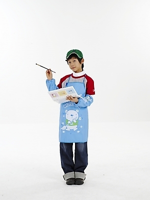 포토 JPG 스튜디오촬영 전신 모자 남자 초등학생 어린이 포즈 실내 표정 한명 누끼 사람 동양인 소년 세로 앞치마 미술도구 한국인 붓 팔레트 남자만 남자한명만 어린이만 소년만 소년한명만 국내포토 1 학생 잡화 인종 내부 오브젝트 파일형식