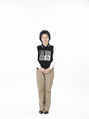 포토 JPG 스튜디오촬영 전신 여자 노년 할머니 포즈 실내 한명 누끼 사람 동양인 세로 한국인 실버 60대 골프웨어 노인여자한명만 다소곳 국내포토 1 옷 컨셉 골프 인종 성인 내부 여자한명만 노인여자만 파일형식