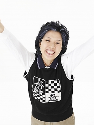 포토 JPG 스튜디오촬영 응시 여자 노년 할머니 실내 한명 미소 사람 동양인 상반신 세로 검은색 만세 한국인 흰색 실버 60대 골프웨어 즐거움 노인여자한명만 국내포토 1 시선 옷 감정 컬러 골프 모션 표정 인종 성인 내부 여자한명만 노인여자만 파일형식