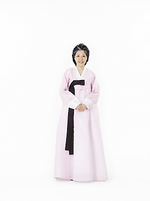 포토 JPG 스튜디오촬영 전신 한국전통 여자 노년 할머니 실내 한명 누끼 사람 동양인 세로 한국인 실버 60대 전통의상 한복 노인여자한명만 다소곳 국내포토 1 전통 컨셉 한국 인종 성인 내부 여자한명만 노인여자만 파일형식