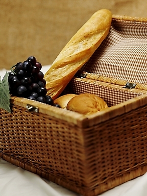 포토 JPG 스튜디오촬영 음식 빵 과일 포도 나뭇잎 디저트 실내 근접촬영 사람없음 세로 소풍 바구니 빵집 바게트 식빵 제빵 국내포토 뷰포인트 잎 내부 야외활동 제과제빵 상점 파일형식