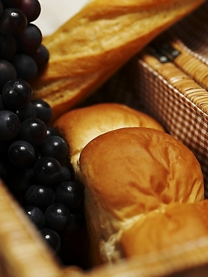 포토 JPG 스튜디오촬영 음식 빵 과일 포도 디저트 실내 근접촬영 사람없음 세로 바구니 바게트 식빵 제빵 국내포토 뷰포인트 내부 제과제빵 파일형식