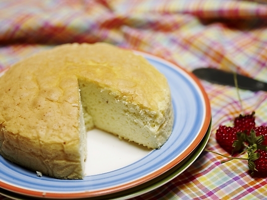 포토 JPG 스튜디오촬영 그릇 접시 열매 음식 빵 조각 디저트 실내 근접촬영 사람없음 가로 빨간색 케이크 빵집 식탁보 나이프 체크무늬 산딸기 제빵 국내포토 식물 식기 뷰포인트 컬러 무늬 과일 제과제빵 상점 칼 파일형식