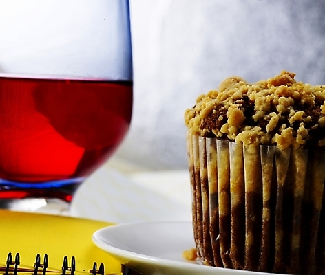 포토 JPG 스튜디오촬영 접시 음식 빵 와인잔 디저트 실내 근접촬영 사람없음 가로 빨간색 노란색 와인 달력 흰색 제빵 머핀 국내포토 식기 뷰포인트 컬러 술잔 주류 내부 제과제빵 파일형식